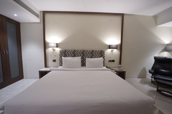 Room 7 of 50