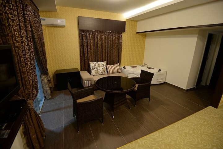 Room 17 of 17