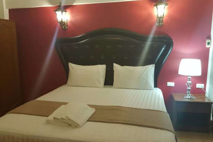 Room 9 of 54