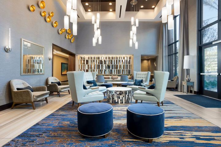 Lobby lounge