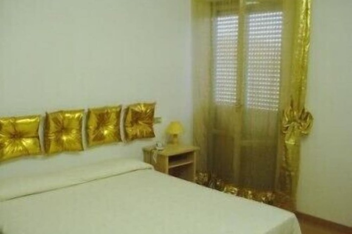 Room 13 of 43