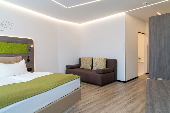 Room 10 of 31