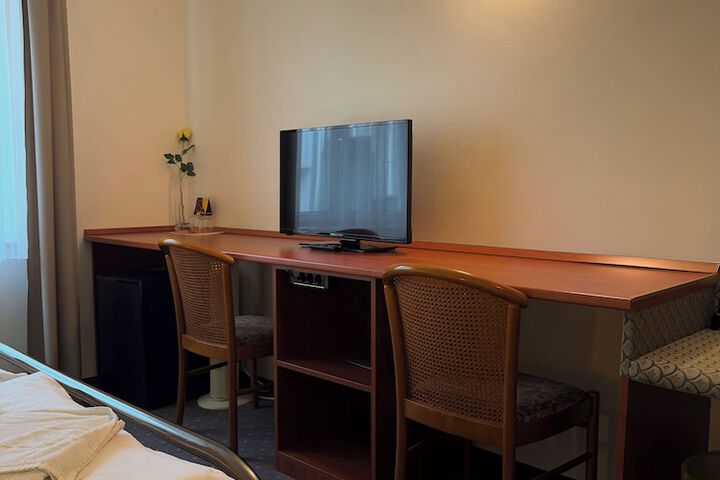 Room 18 of 42