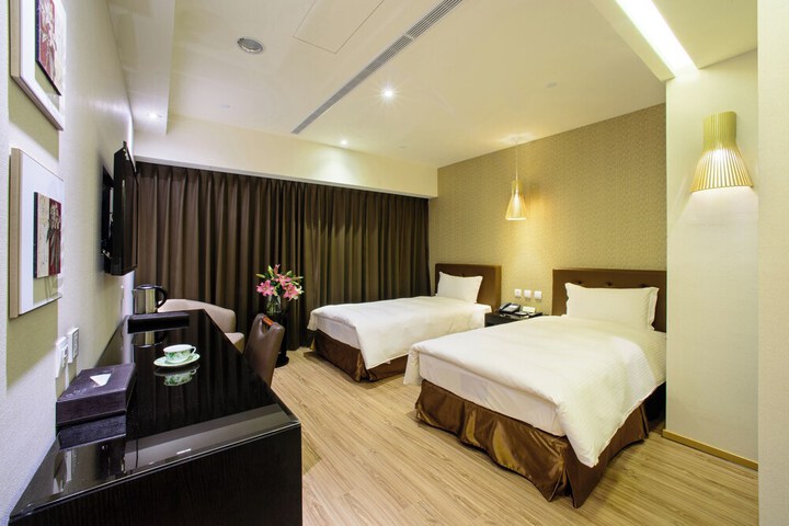 Room 25 of 43
