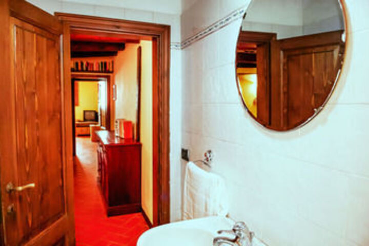 Room 4 of 41