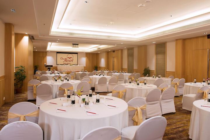 Ballroom/Hall 88 of 130