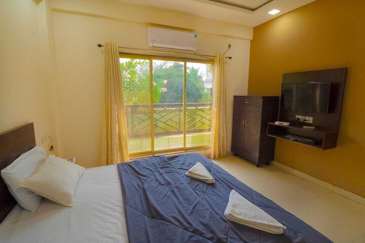 Room 4 of 20