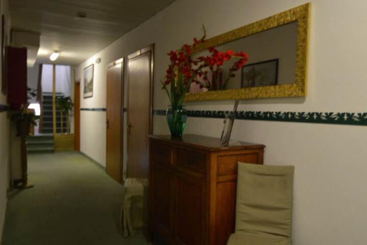 Ballroom/Hall 130 of 133