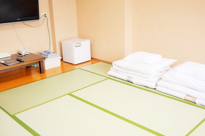 Room 13 of 74