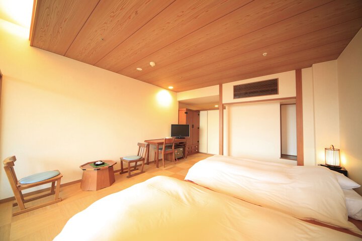 Room 19 of 122