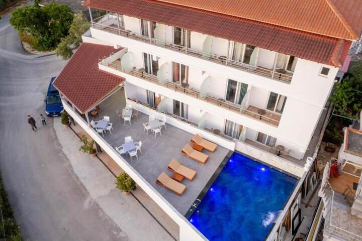 Hotel 159 of 163