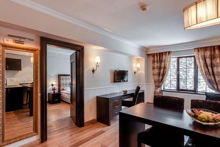 Room 10 of 39