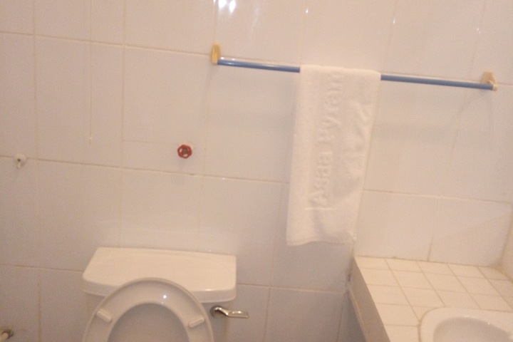 Room 8 of 35