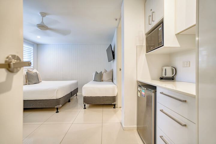 Room 18 of 190