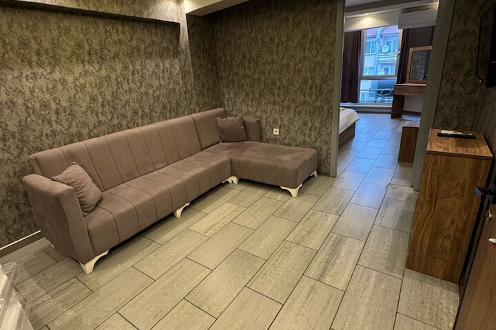 Room 11 of 17