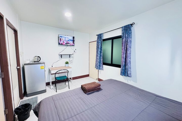 Room 13 of 21