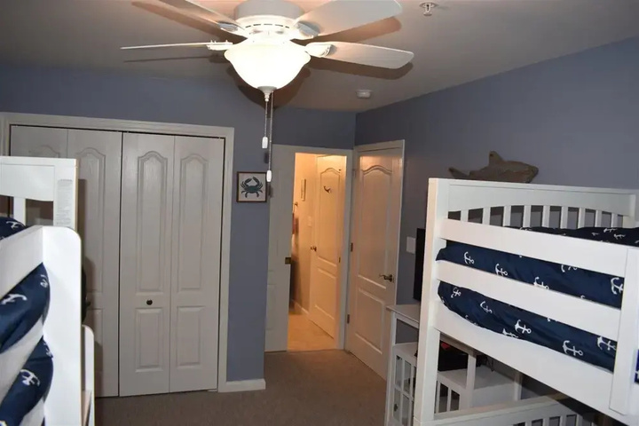 Room 4 of 16