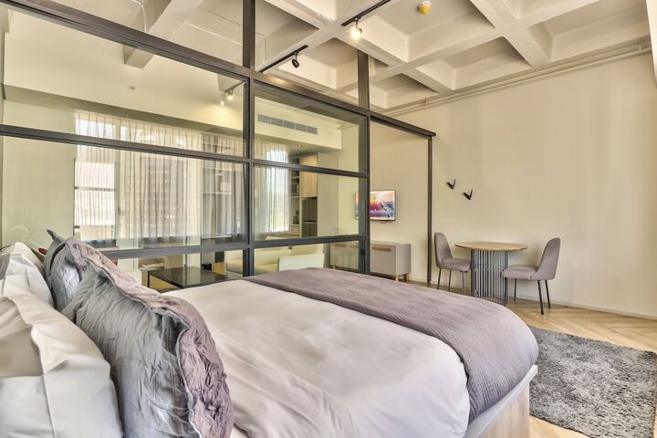 Room 4 of 48