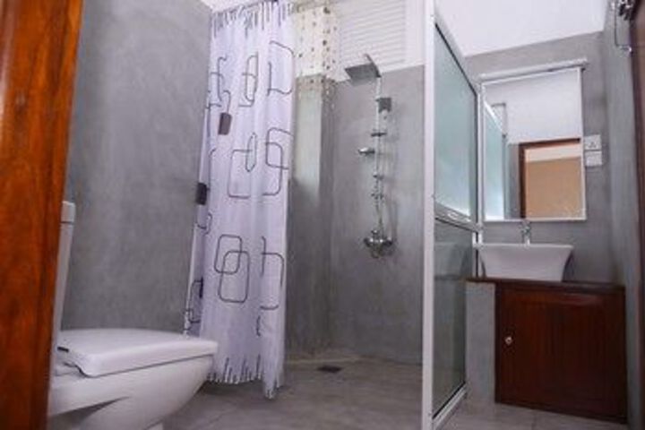 Room 5 of 32