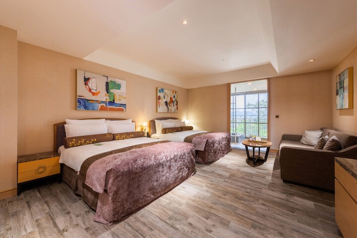 Room 51 of 208