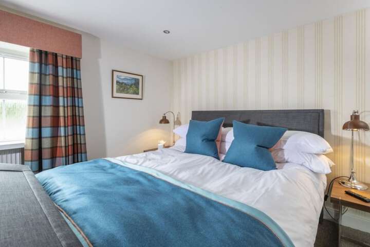 Room 3 of 48
