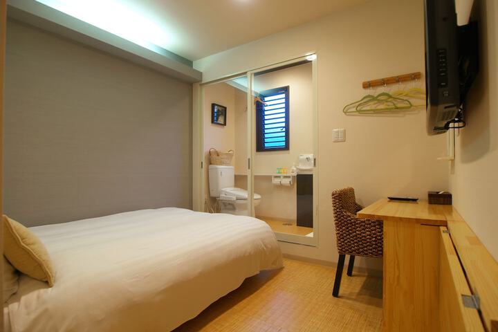 Room 5 of 53