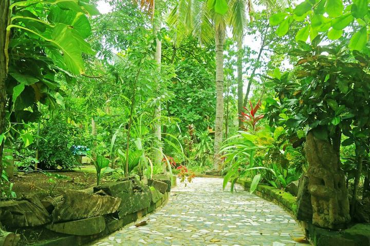 Hotel Entry