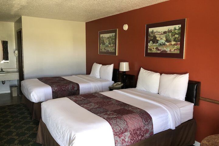 2 Double Beds (38 of 51)