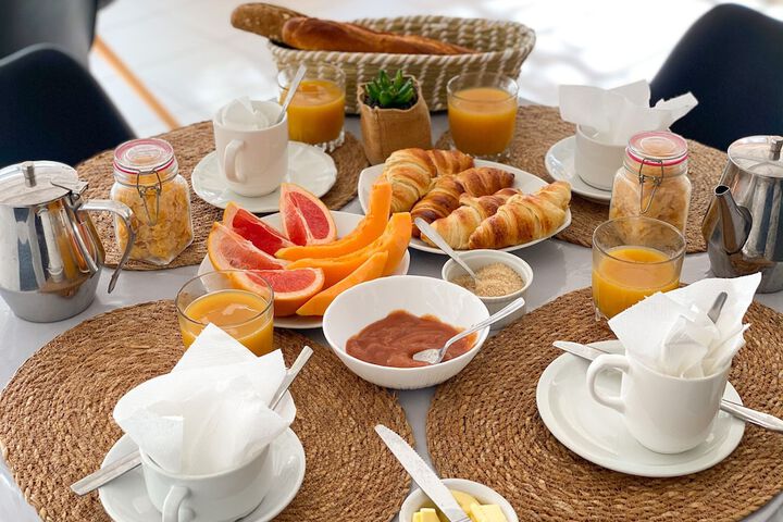 Breakfast/Coffee Service 25 of 36