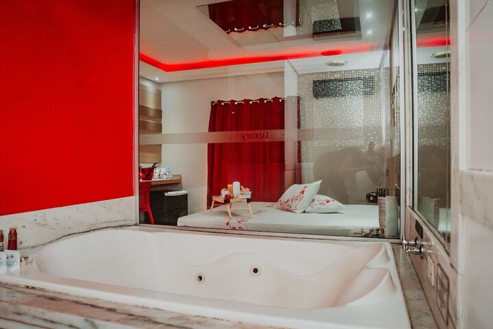 Room 18 of 21