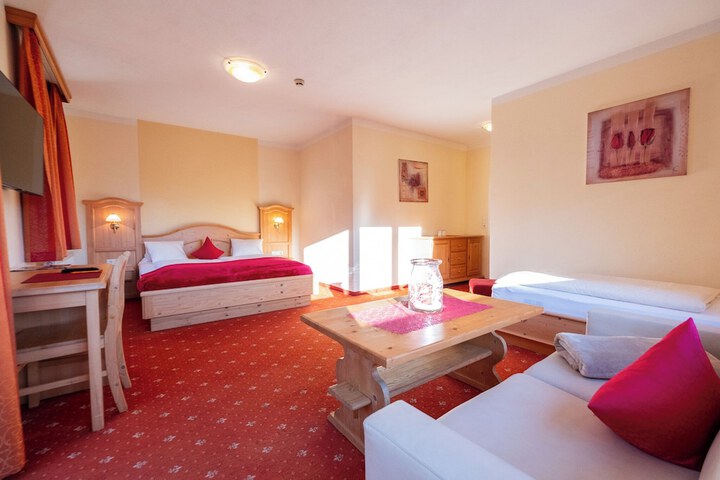 Room 4 of 39