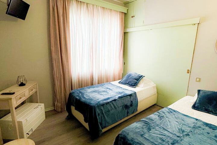 Room 6 of 35