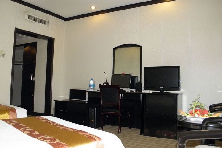 Room 4 of 22