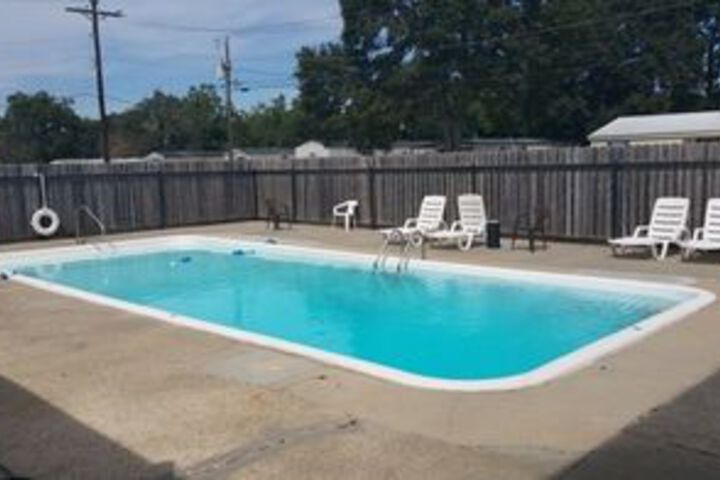 Pool 20 of 24