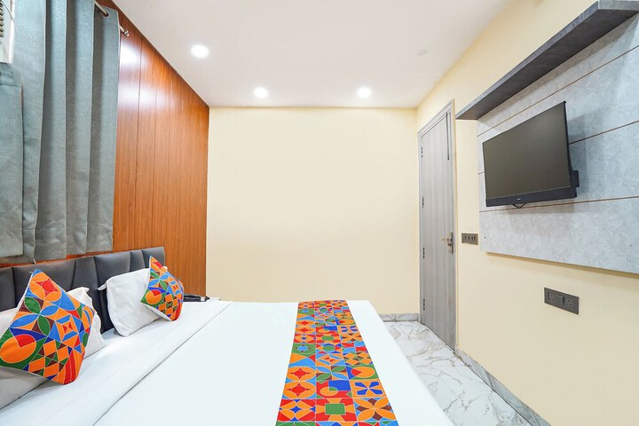 Room 20 of 33