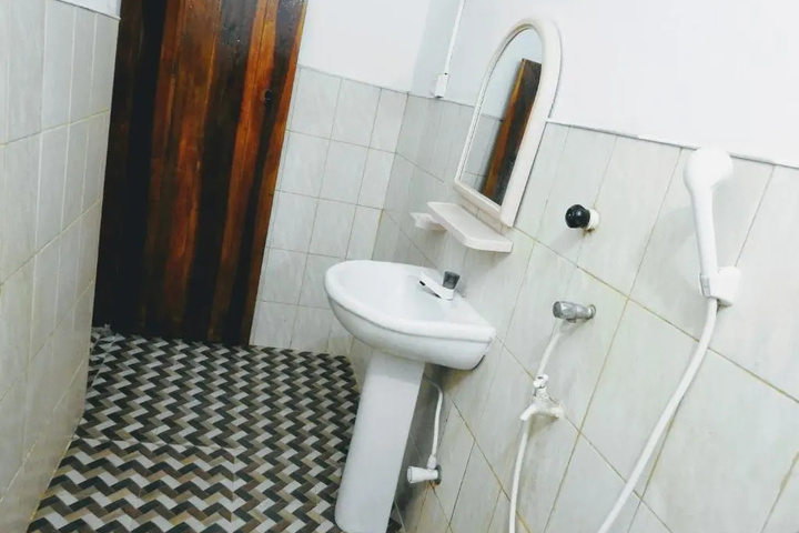 Room 8 of 15