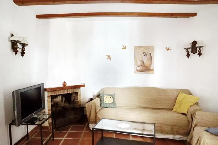Room 4 of 15