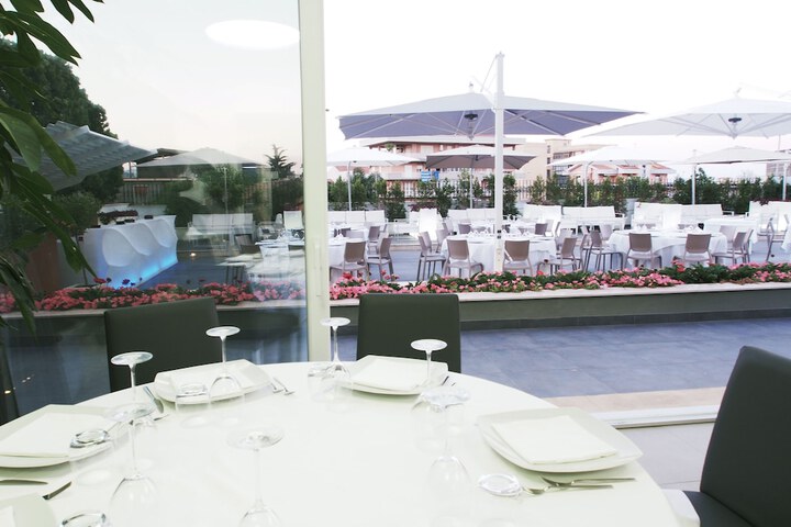 Dining 54 of 92