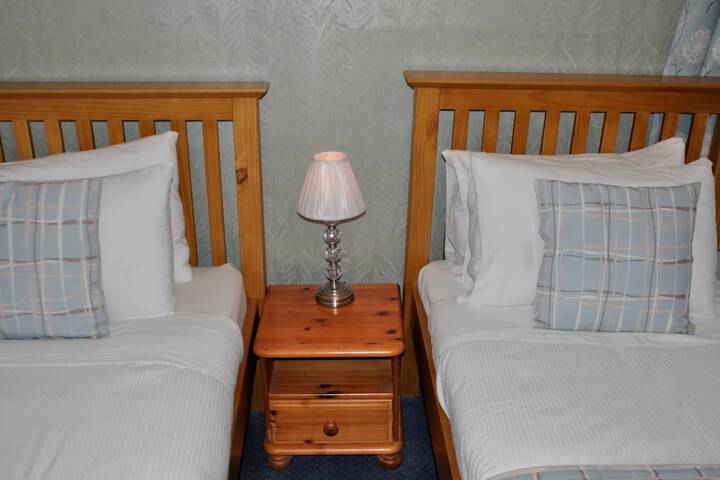 Room 6 of 36