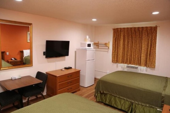Basic Double Bed (1 of 6)