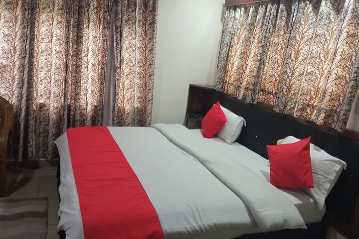 Room 12 of 28