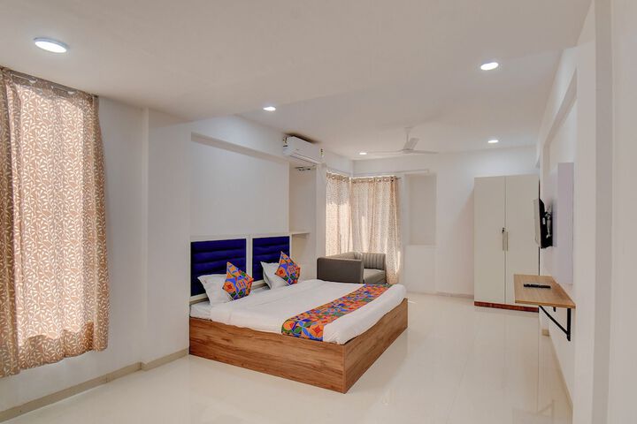 Room 16 of 34