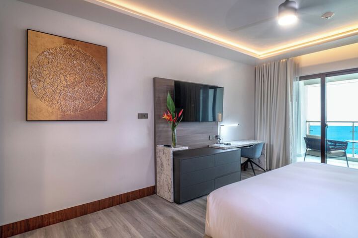Room 18 of 65