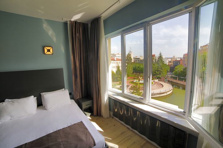 Room 15 of 31
