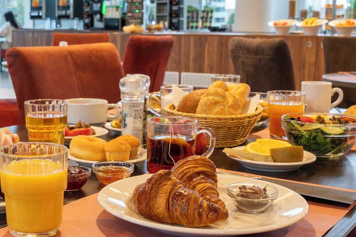Breakfast/Coffee Service 115 of 127