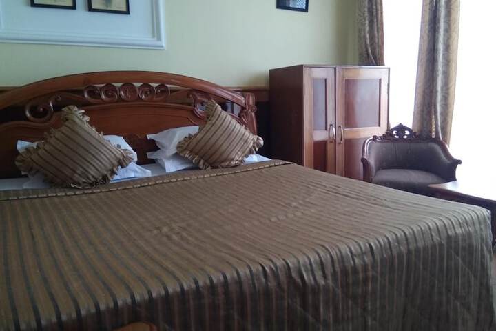 Room 18 of 32