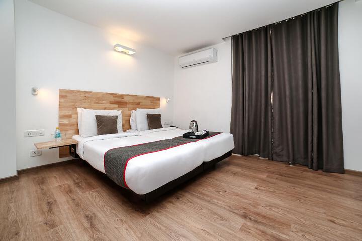 Room 2 of 19