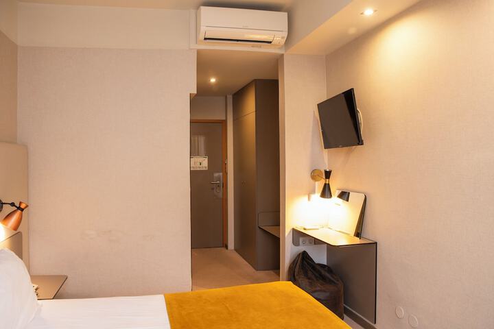 Room 9 of 62