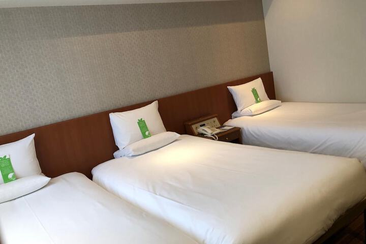 Room 16 of 75