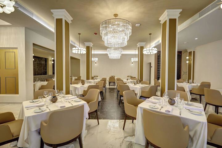 Dining 170 of 255